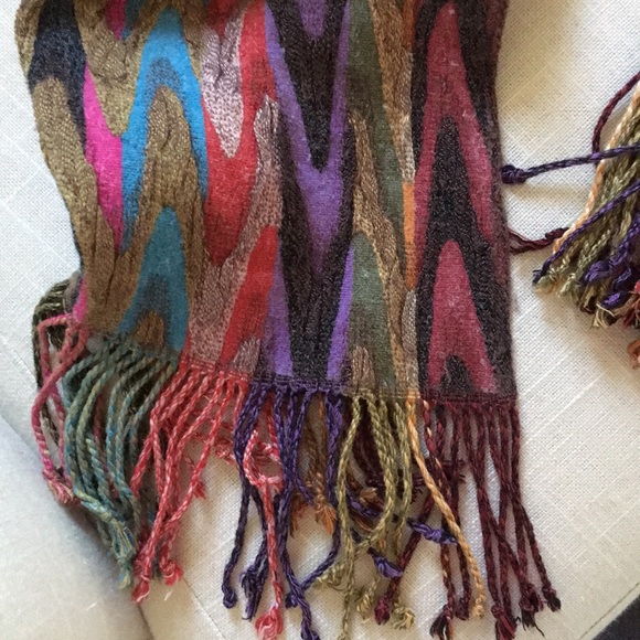 Stunning multicolour scarf - Picture 2 of 3